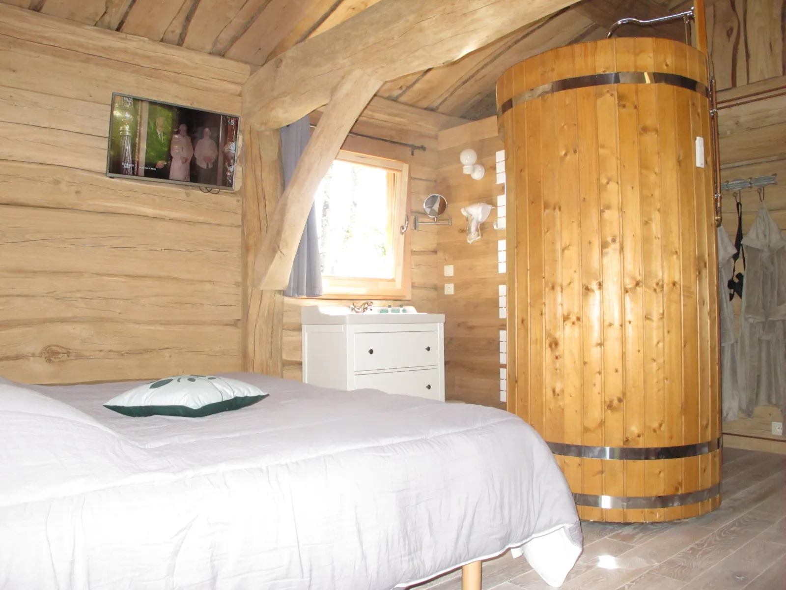 Cabane Spa du Pêcheur à Chennegy, photo 7