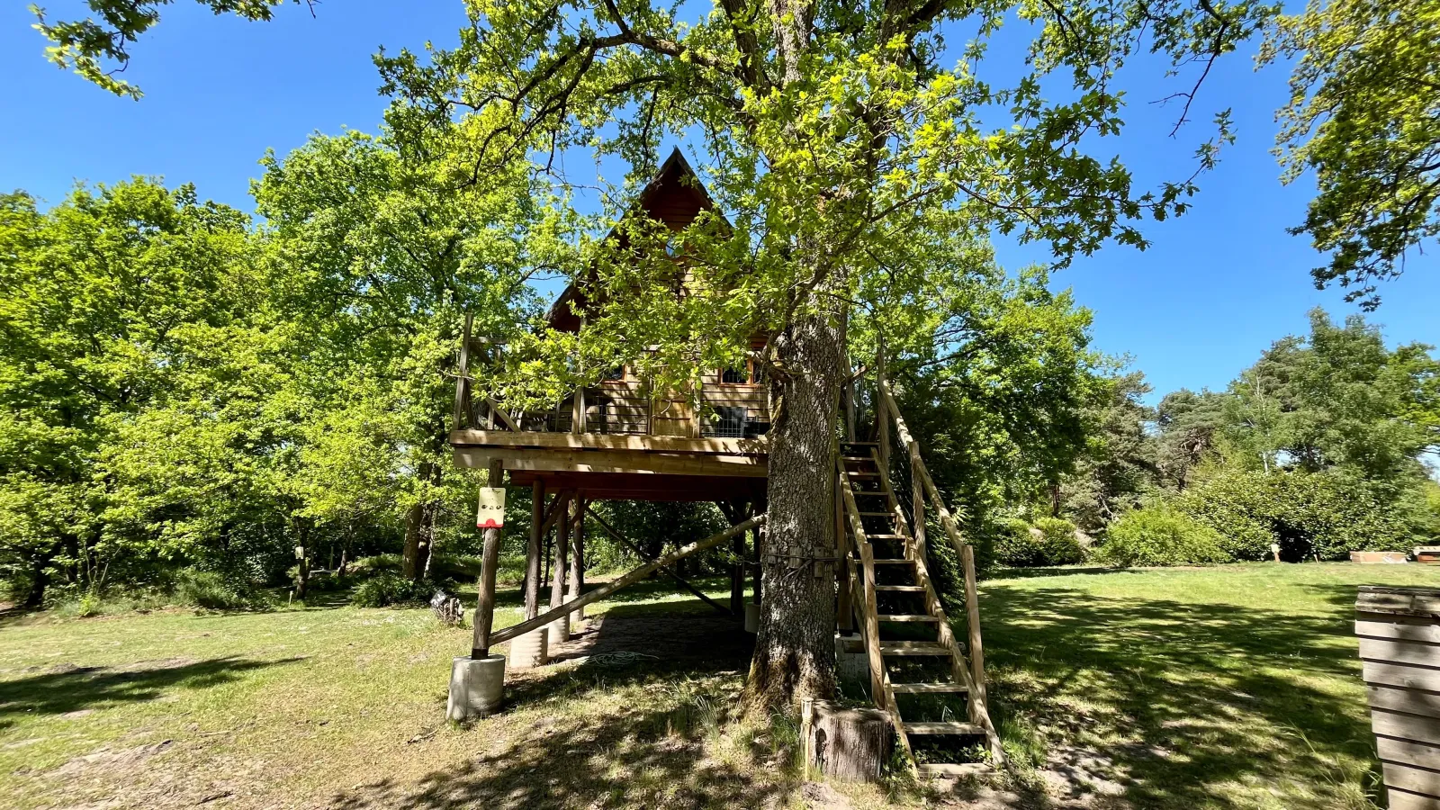 L'Île Rouge, cabane à Fère-en-Tardenois