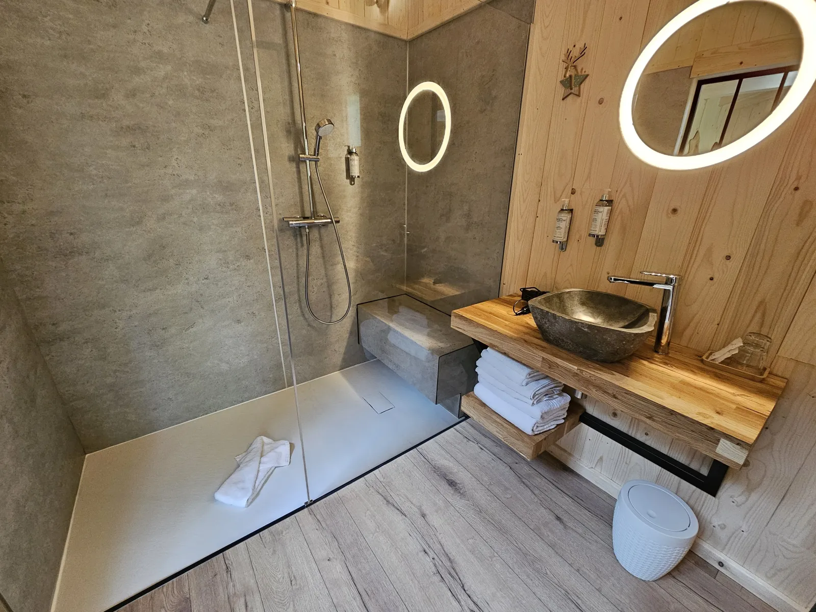 Cabane Spa Idylle à Rosoy-en-Multien, photo 4