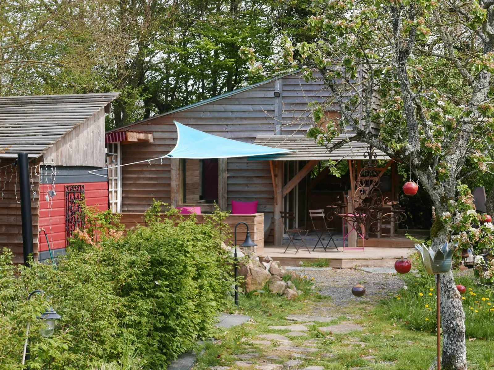 La Cabane de Léo, cabane à La Lande-de-Goult