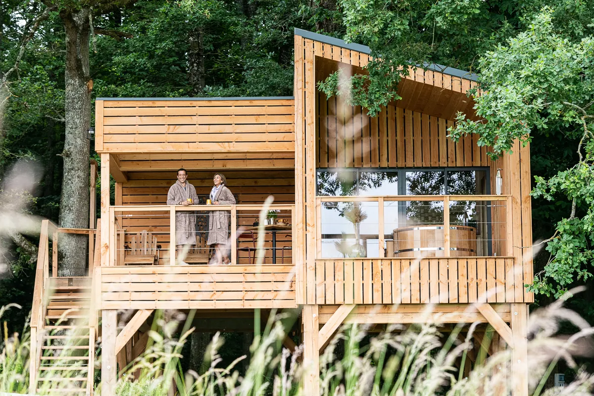 Flora Pertica, cabane à Cour-Maugis sur Huisne
