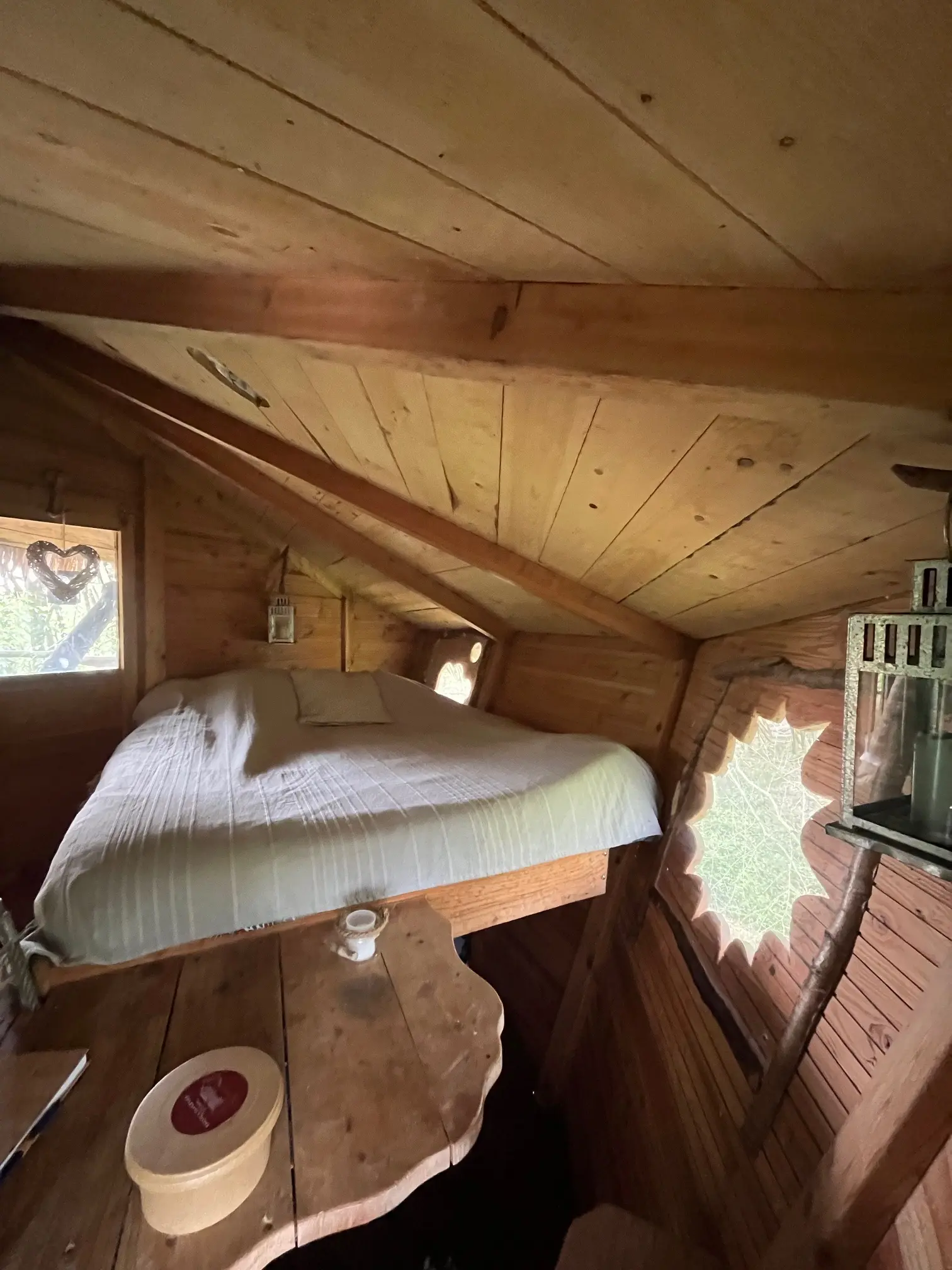 Cabane Berceau à Saint-Germain-des-Essourts, photo 2