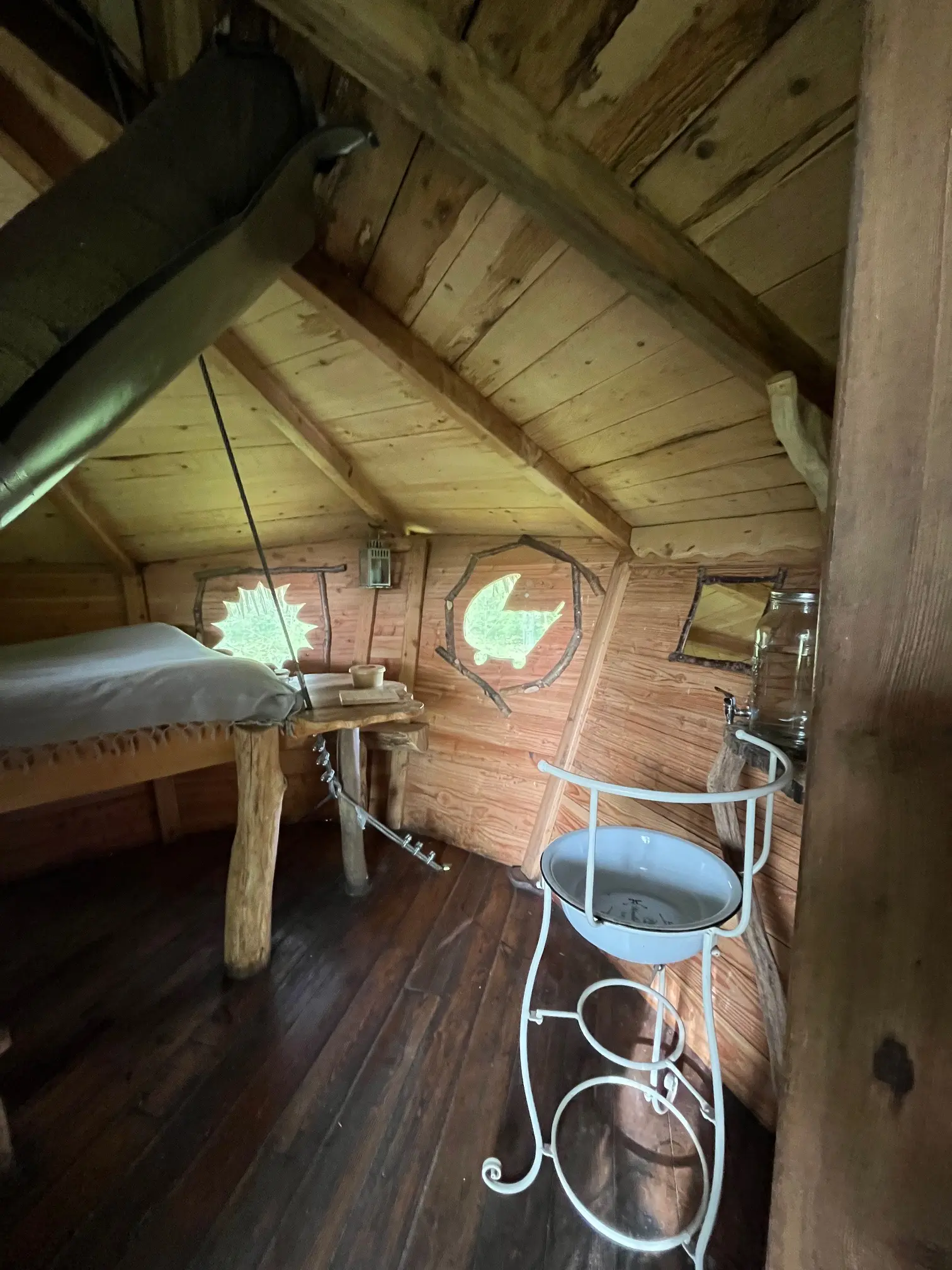 Cabane Berceau à Saint-Germain-des-Essourts, photo 6