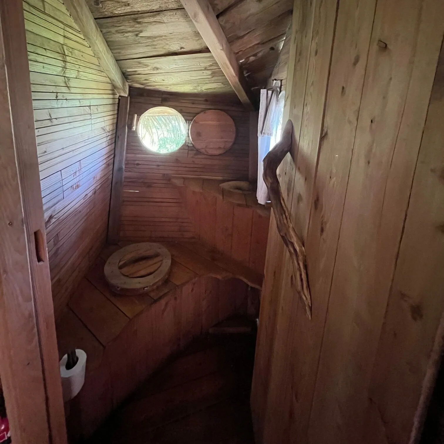 Cabane du Vieux Chêne à Saint-Germain-des-Essourts, photo 4