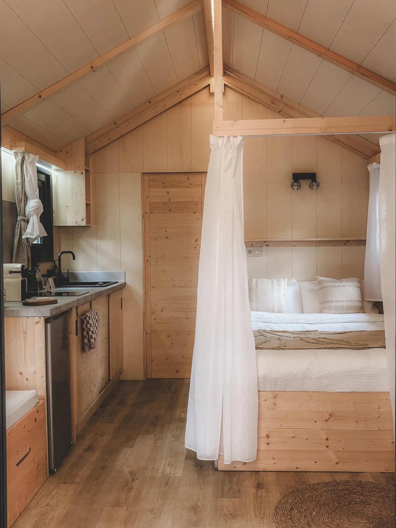 Cabane Luna, cabane à Saint-Aubin-de-Nabirat