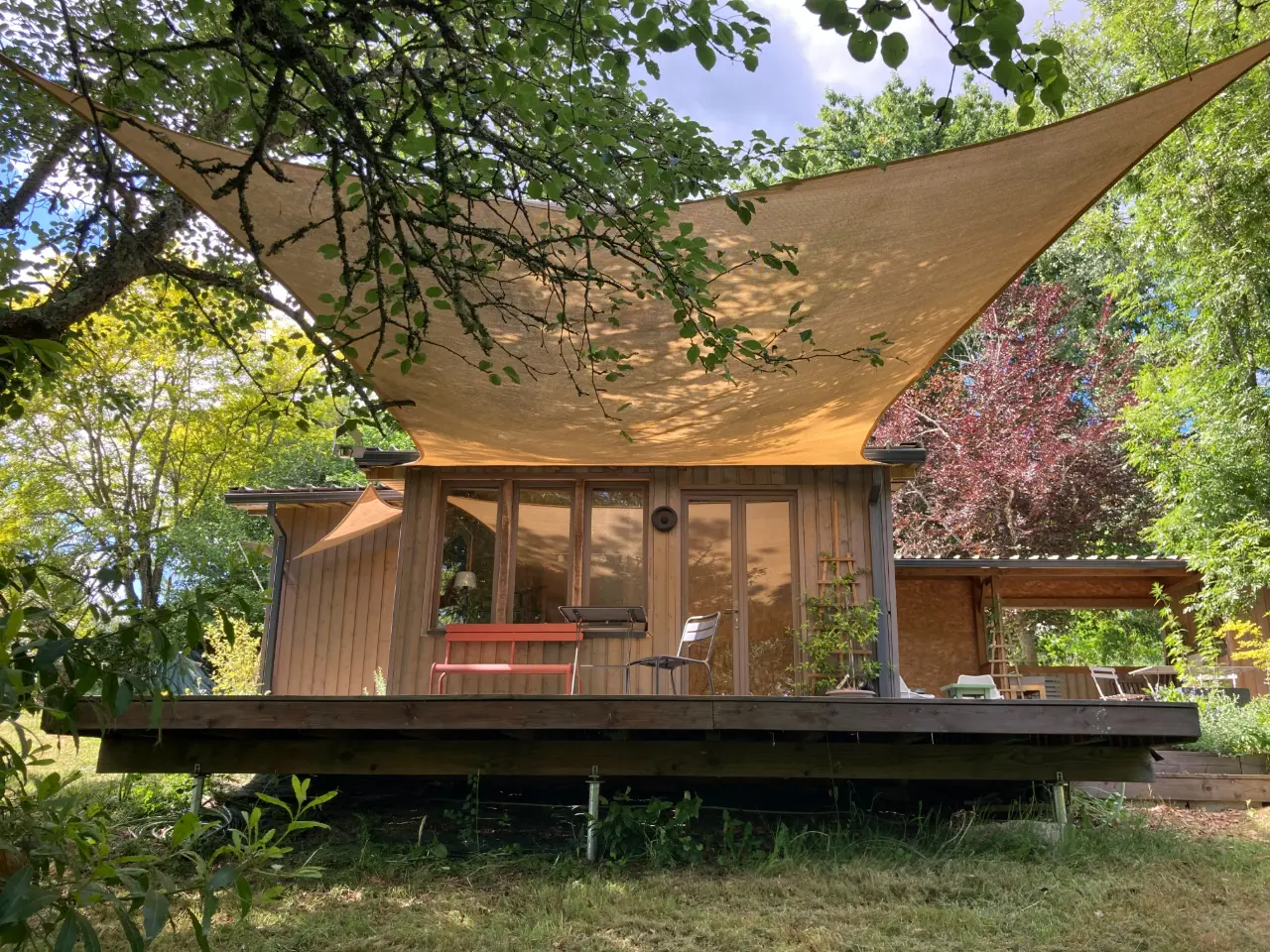 Cabane à l'orée du bois à Manzac-sur-Vern, photo 4
