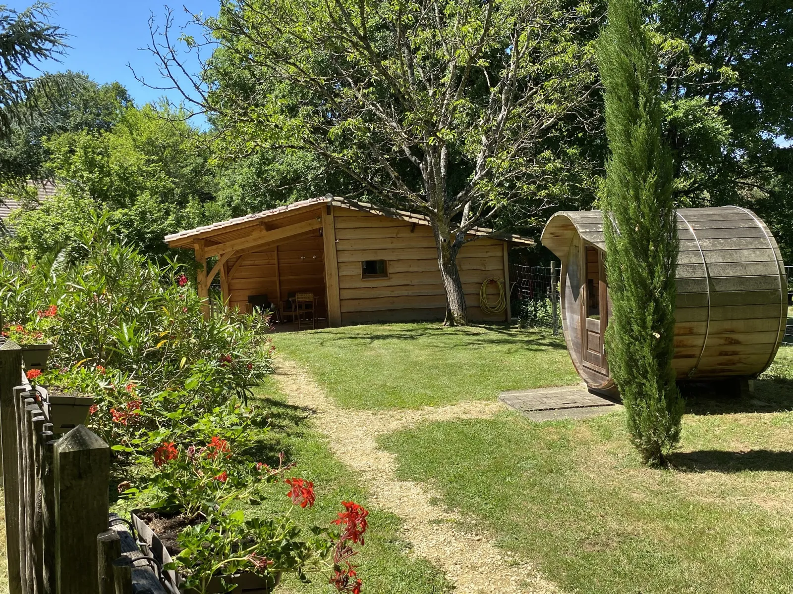 Cabane Jardin & Spa à Monsac, photo 2