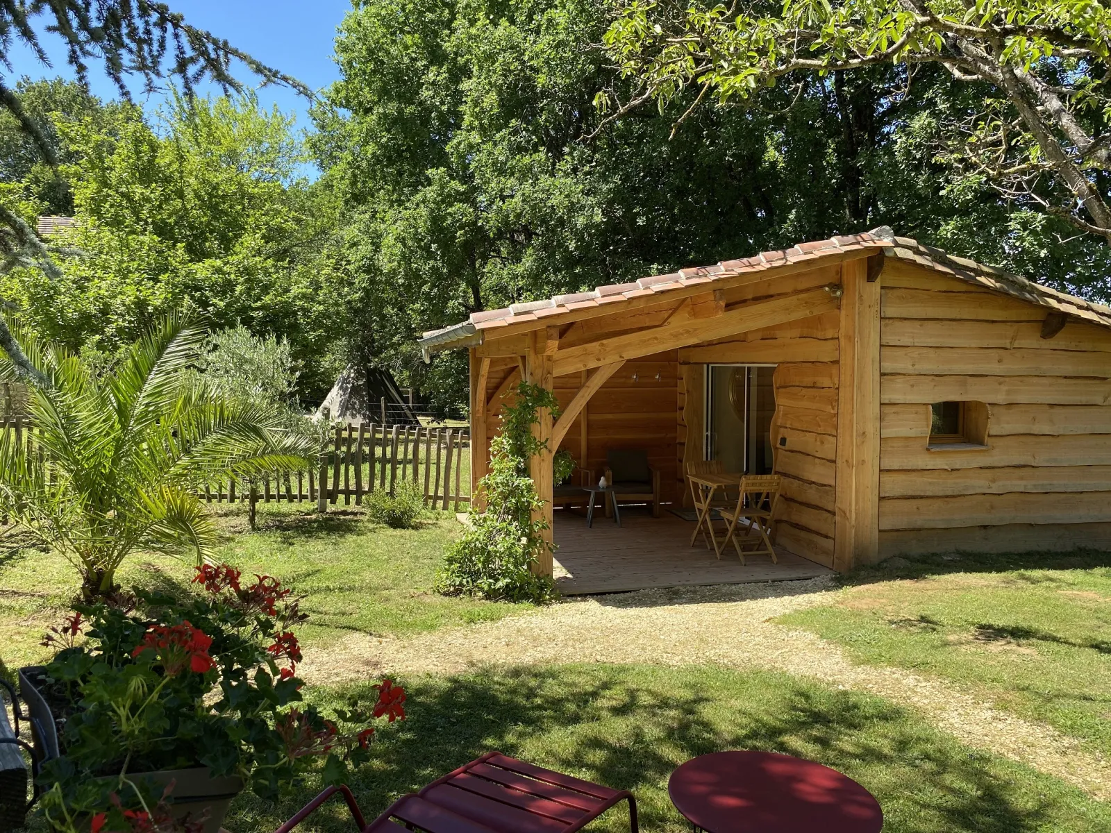 Cabane Jardin & Spa à Monsac, photo 3