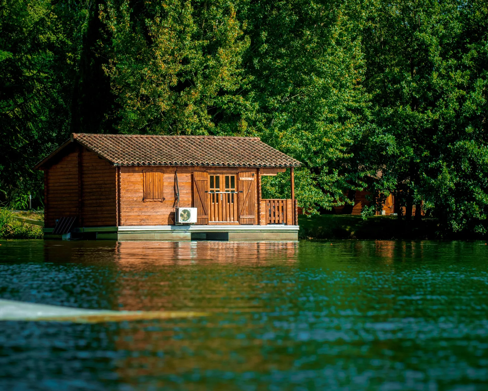 Cabane Premium Love Flottante, hébergement sur l’eau à Sablons