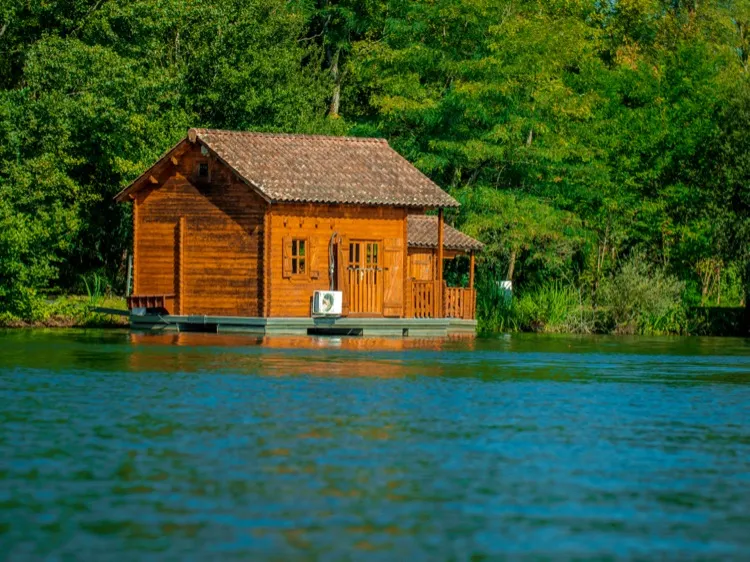 Chalet Boat Couple, cabane à Sablons