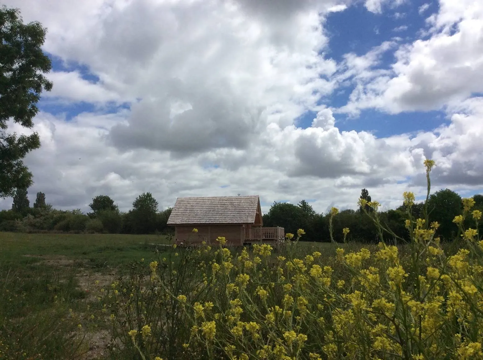 Cabane Léonie, cabane à Berson