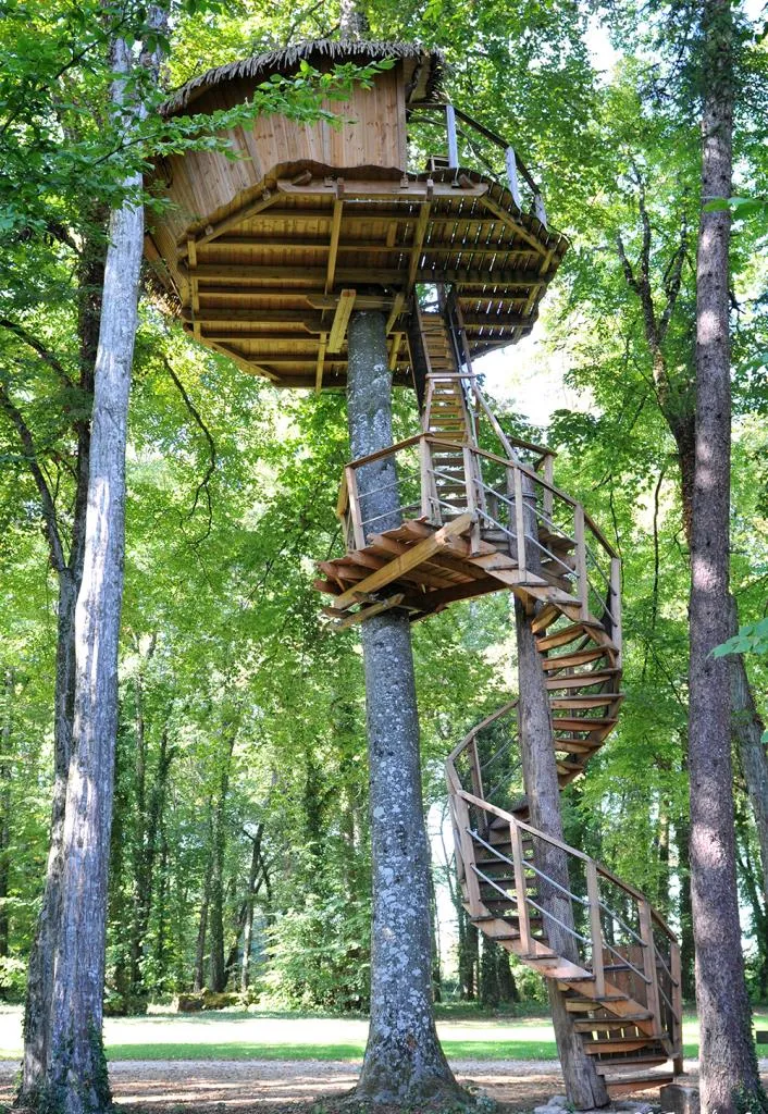 Cabane des Lémuriens, cabane à Magné
