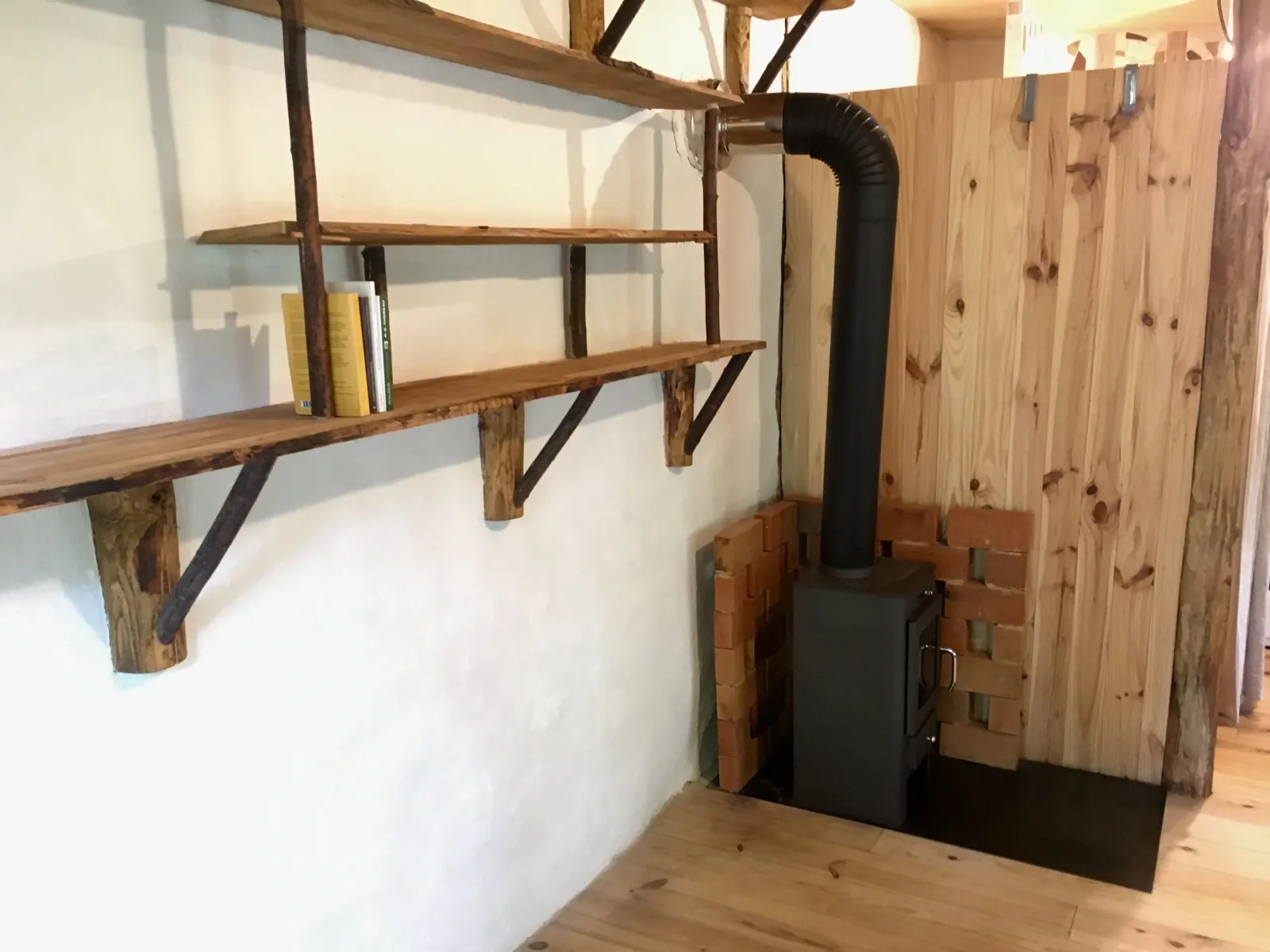 Petite cabane de la Goursaline à Bussière-Galant, photo 3