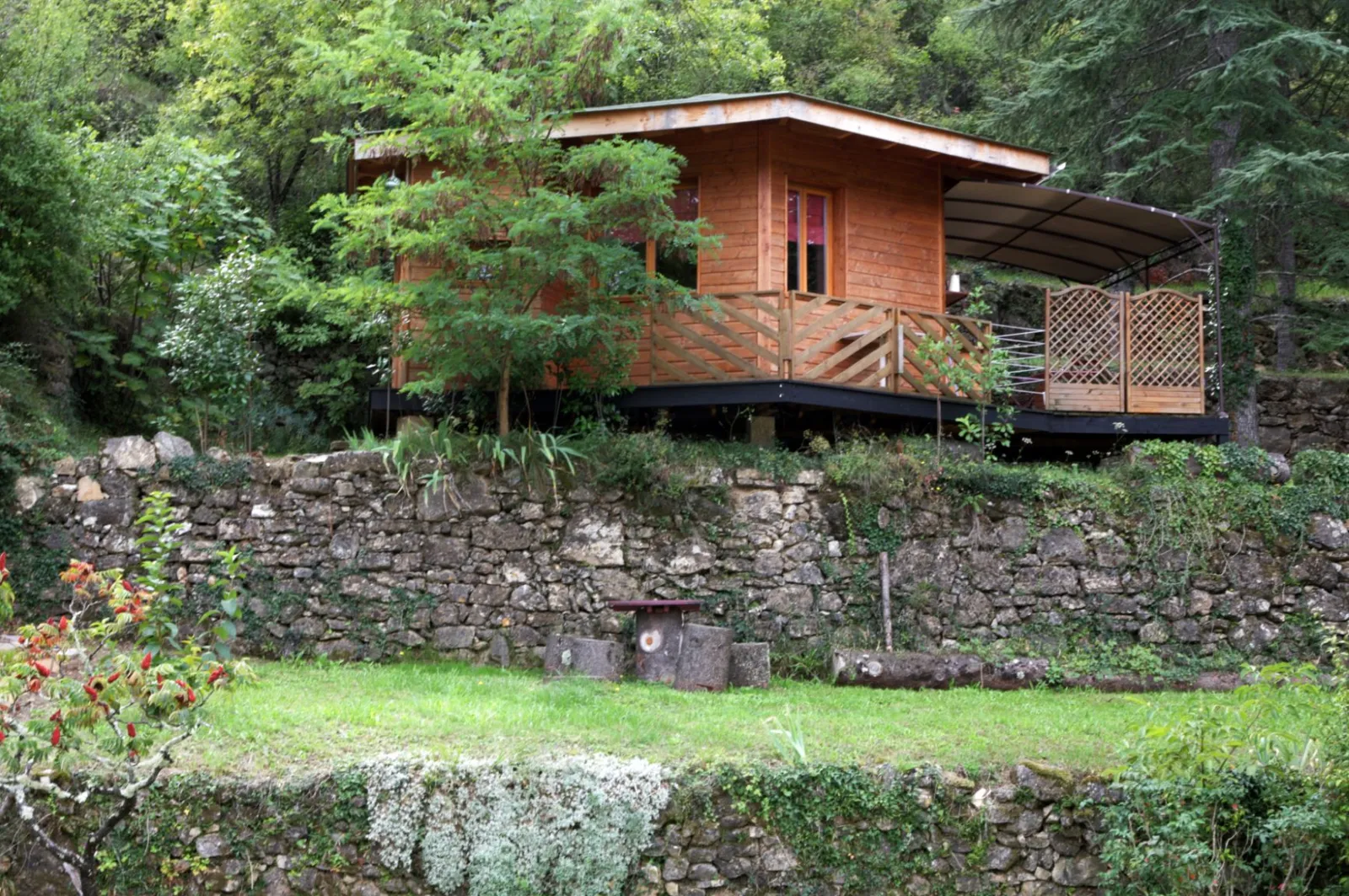 Refuge des Pots Rouges, cabane à Cros