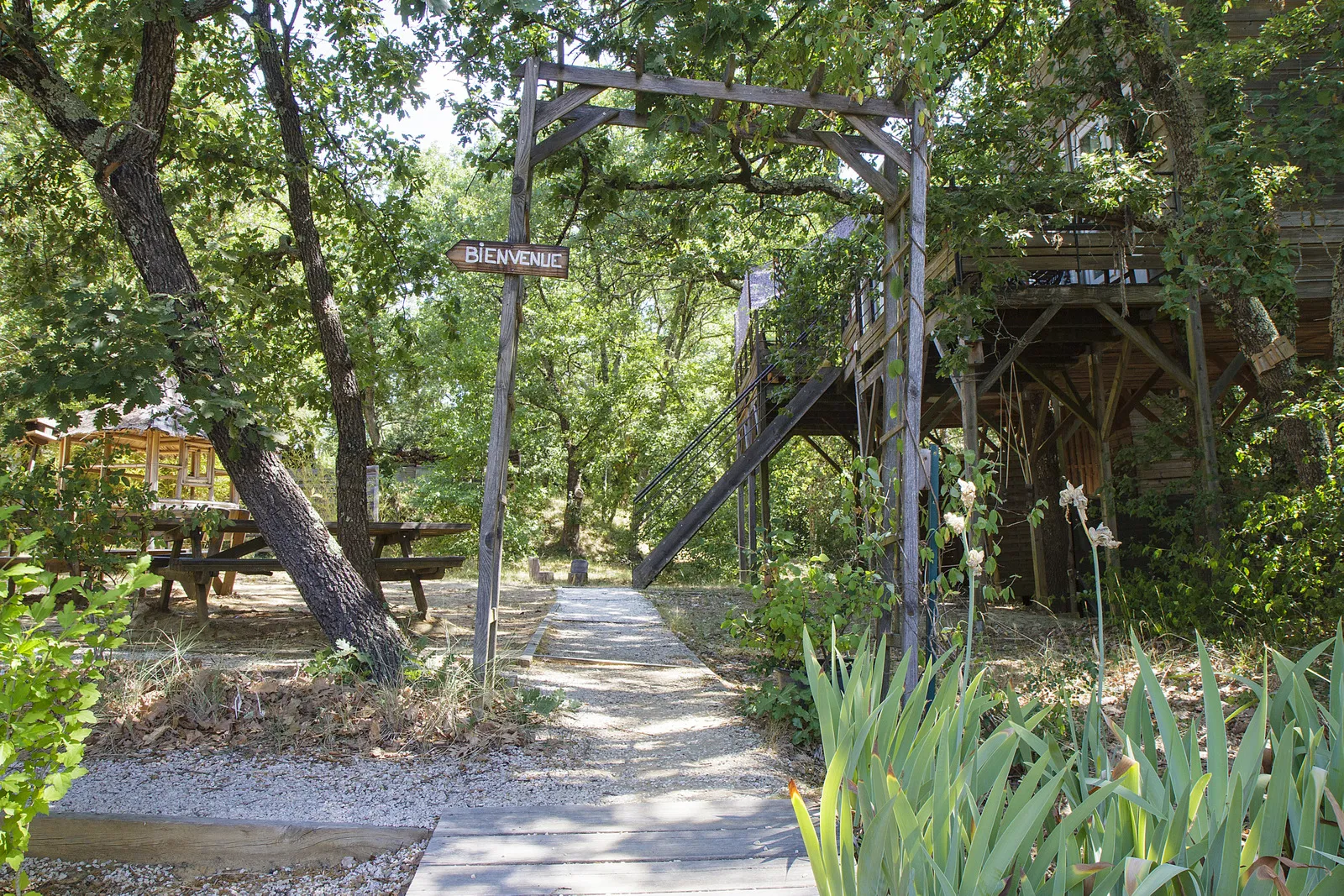 Cabane des Écureuils Amoureux, cabane à Barjac
