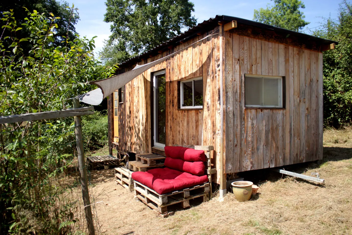 Cabane de l'Enklave à Lomné, photo 2