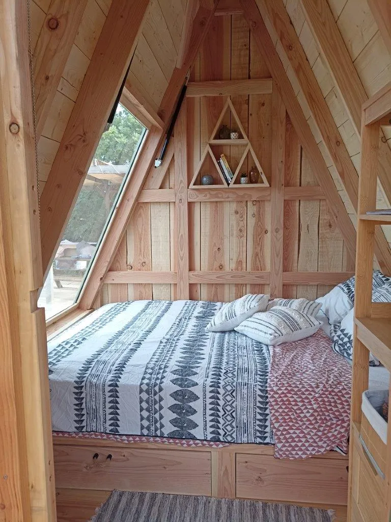 Cabane Estelas à Castelnau-de-Lévis, photo 4