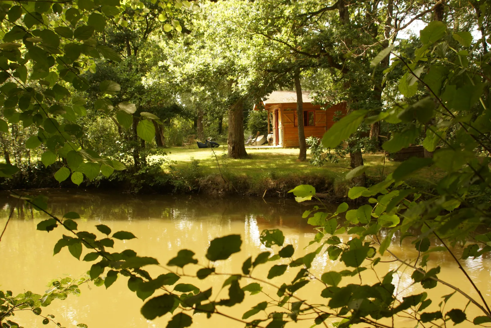 Chalet de l'étang, cabane à Saint-Lumine-de-Clisson