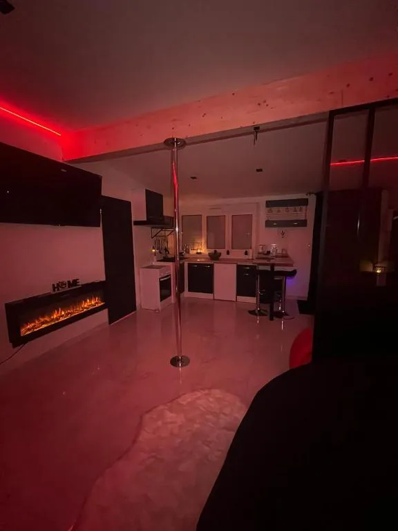 Aphrodite LoveRoom à Château-Landon, photo 2