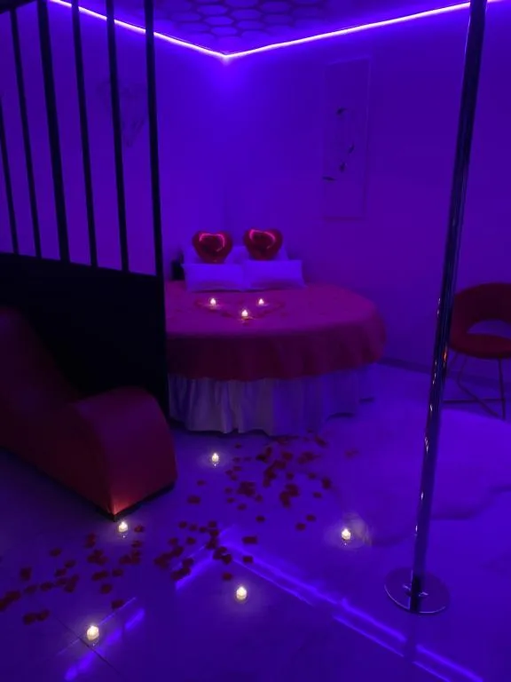 Aphrodite LoveRoom à Château-Landon, photo 4