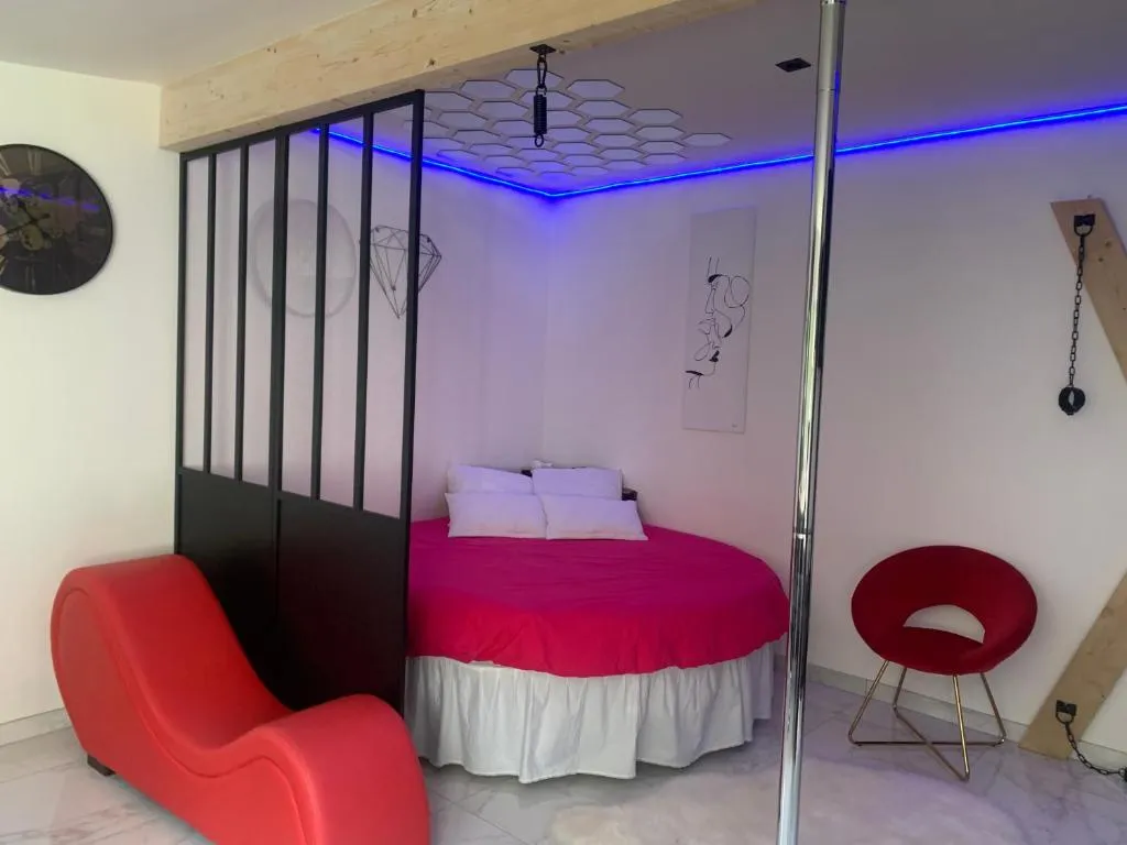 Aphrodite LoveRoom à Château-Landon, photo 7