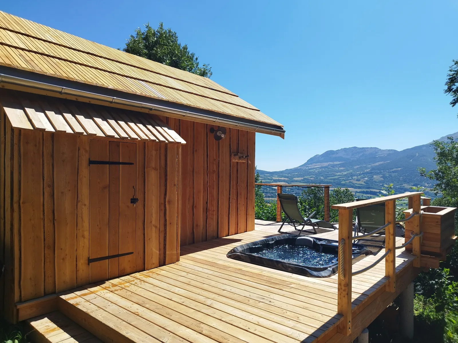 Cabane de l'Aiguille, cabane à Saint-Julien-en-Champsaur