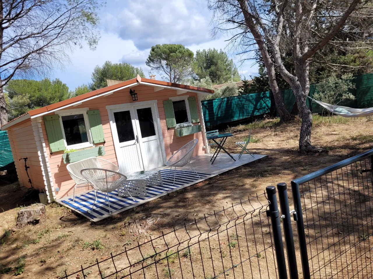 Cabane la Rosée des bois à Pélissanne, photo 2