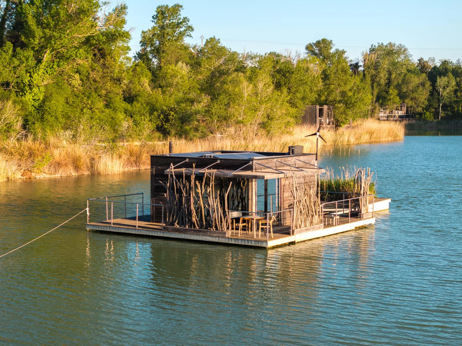 Éco-Cabane Utopie, hébergement sur l’eau à Sorgues