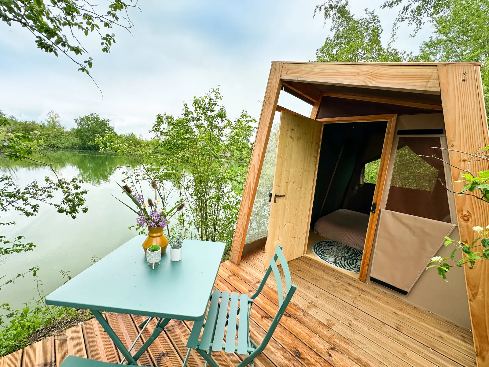 Cabane Tipi des Étangs, hébergement insolite à Gravon