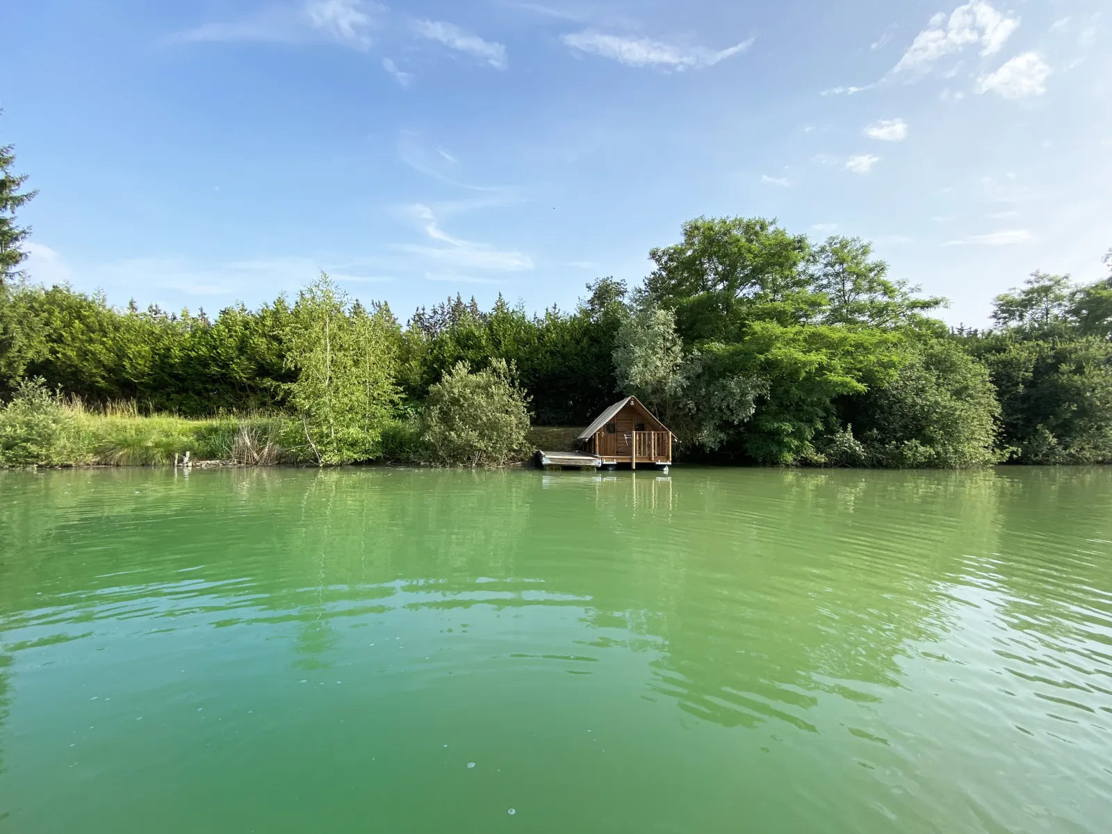 Cabane sur l'eau de la Bassée, hébergement sur l’eau à Gravon