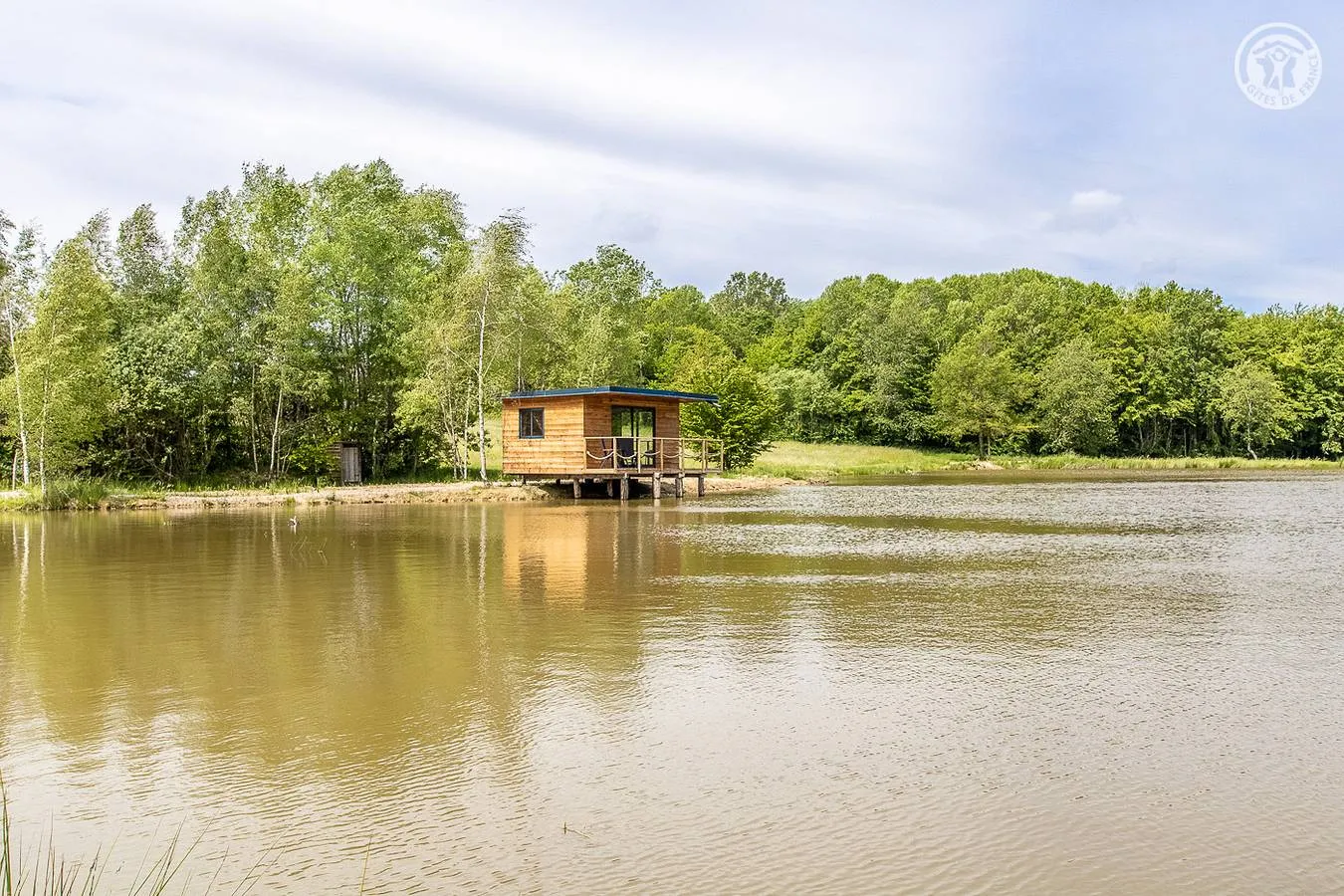 La Cabane de l'Etang, cabane à La Chapelle-Naude