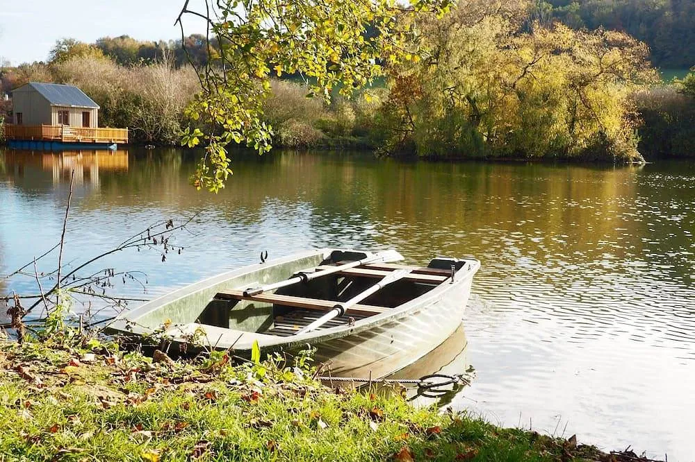 Cabane La Terre est ronde, hébergement sur l’eau à Colleville