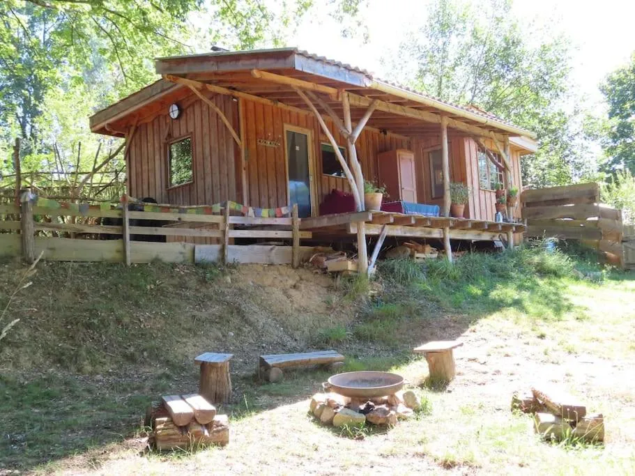 Cosy cabane, cabane à Montbrun-Bocage