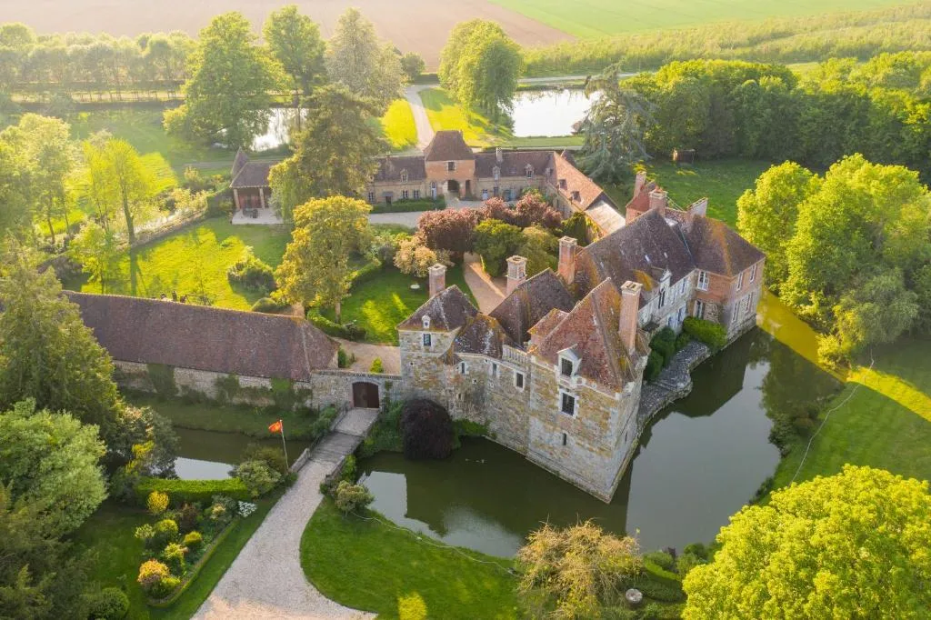Château du Blanc Buisson, château à Saint-Agnan-de-Cernières