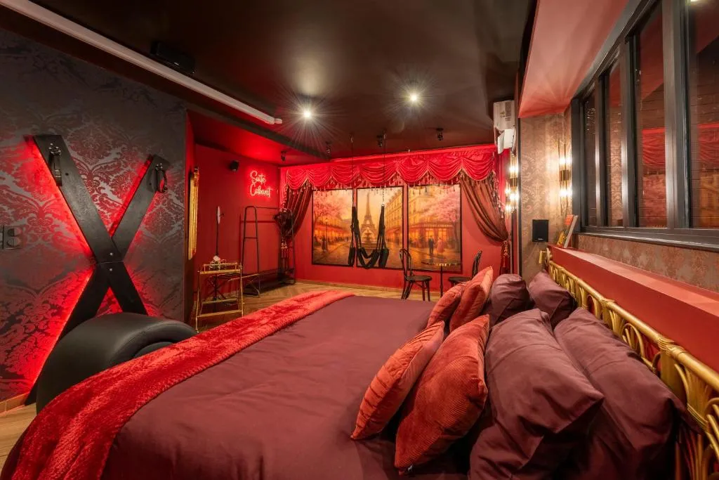 Suite Cabaret à Roquebrune-sur-Argens, photo 2