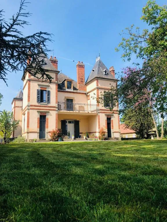 Château Ségot, château à Neuilly-le-Réal