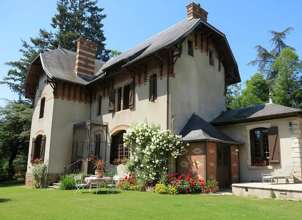 Manoir sur la Roche, château à Navour-sur-Grosne