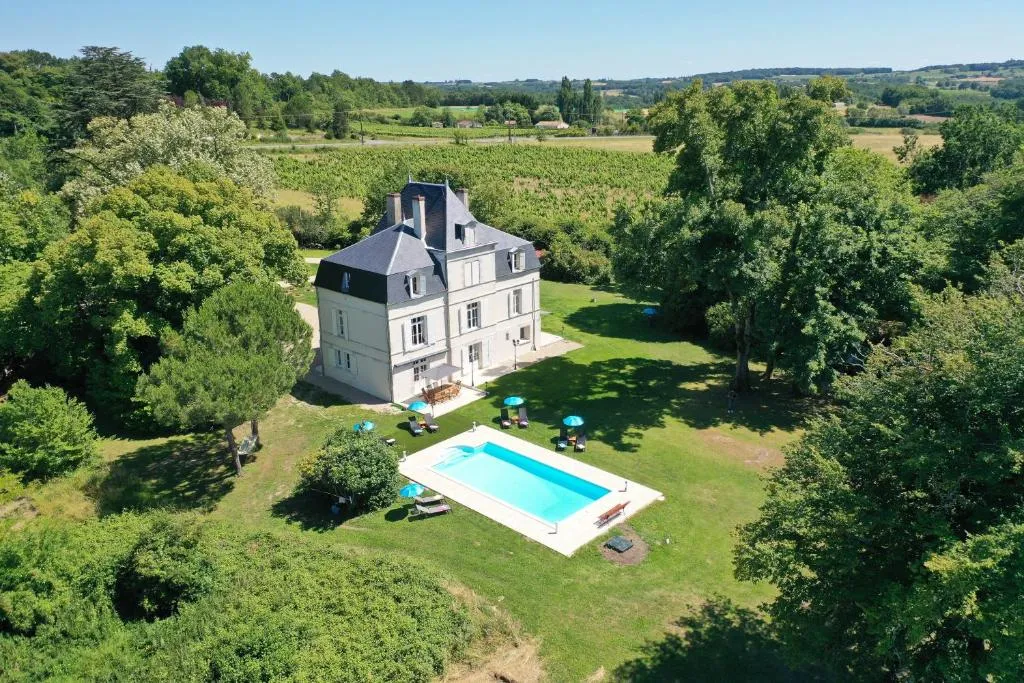 Manoir Le Coutureau, château à Rouffignac-de-Sigoulès