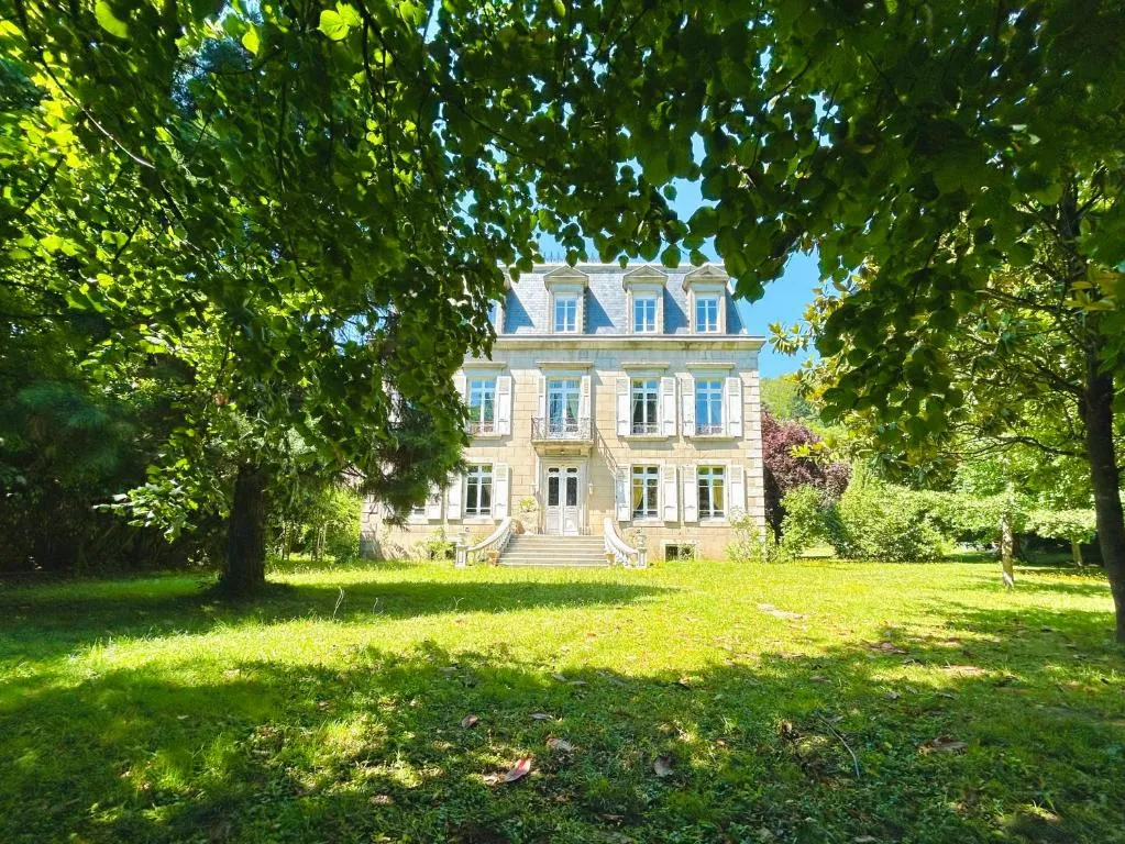 Château Mesdames, château à Labastide-Rouairoux