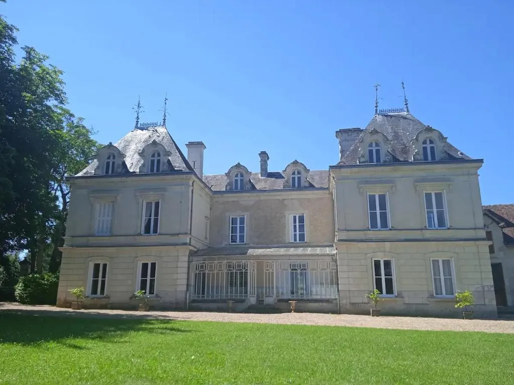 Château de Maisonneuve, château à Leigné-les-Bois