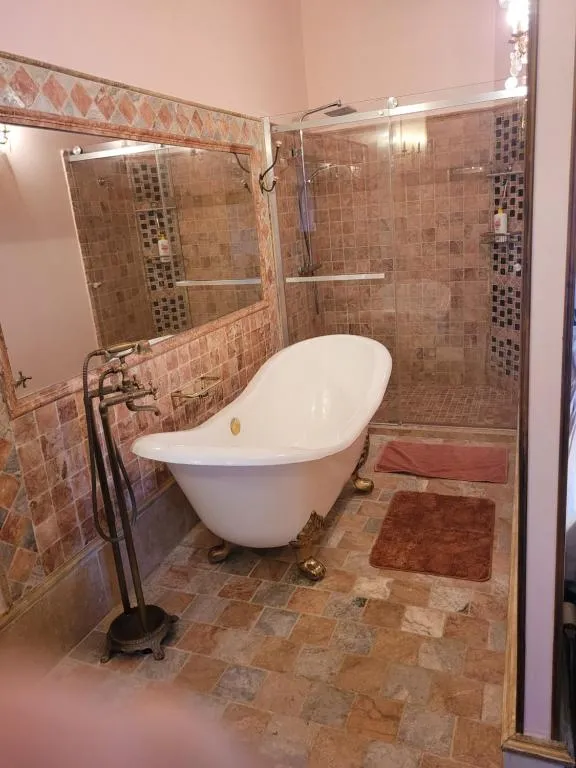 Château Saint-Sulpice, chambre Rubis à Condal, photo 7