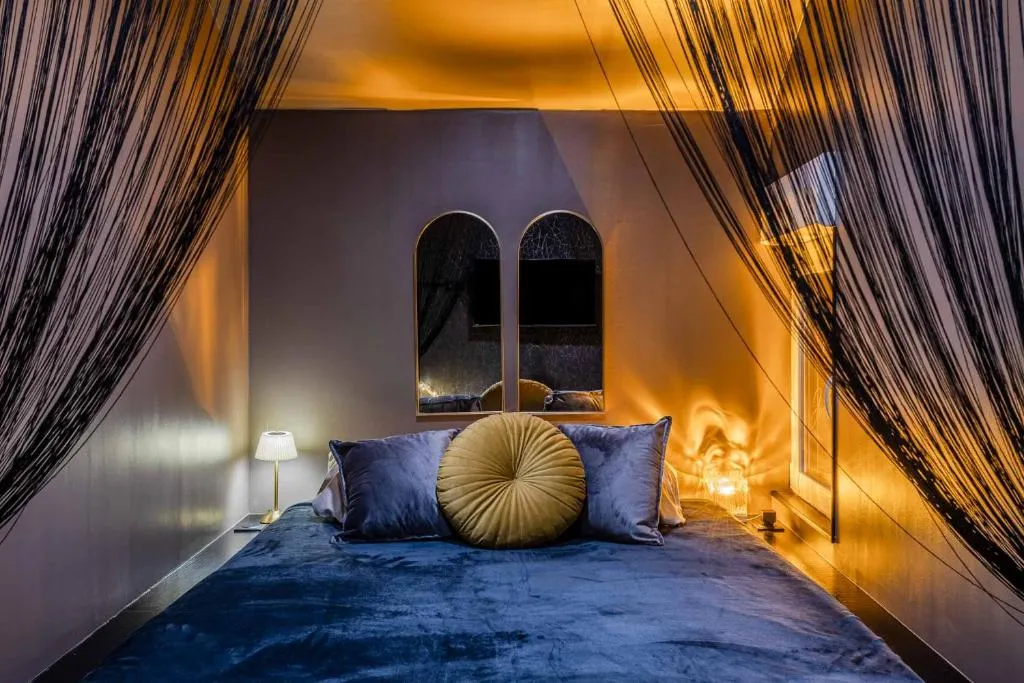 Love Room Juste 1 Nuit à Villeneuve-la-Guyard, photo 2