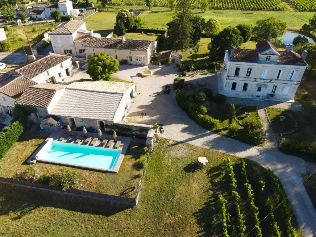 Château Clos des Maurins, château à Vérac