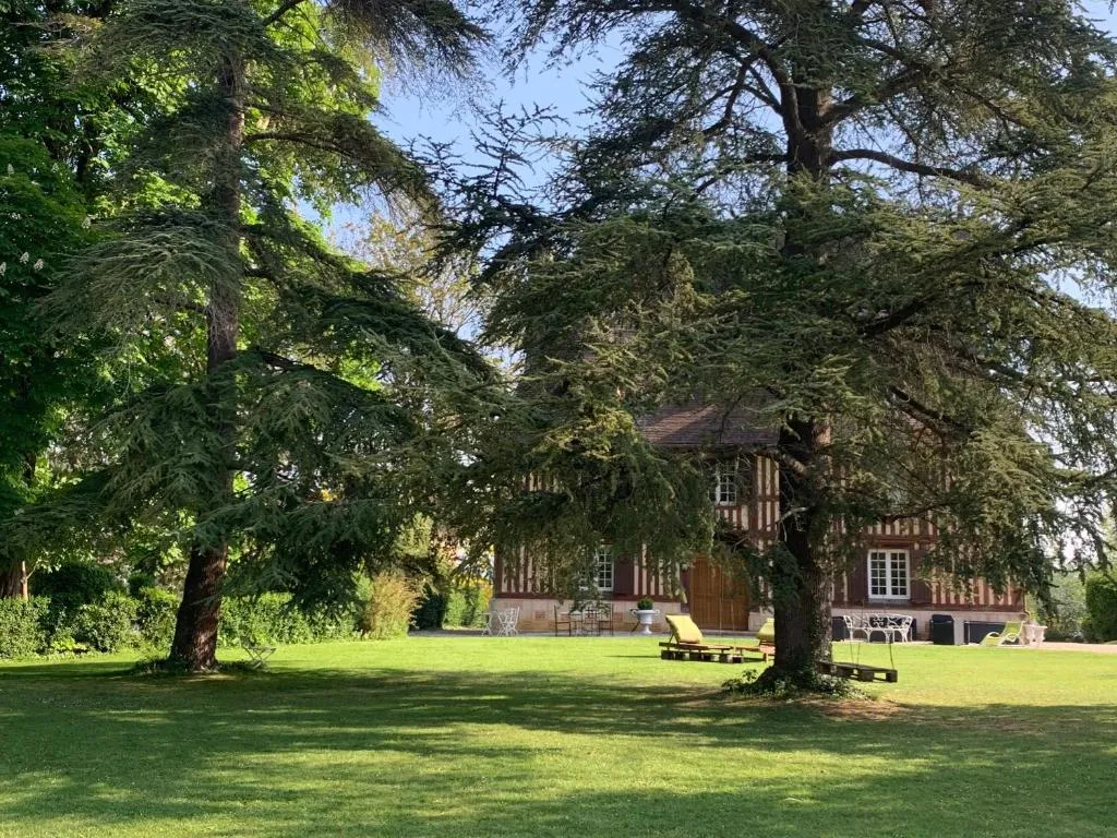 Manoir des Bréholles à Goustranville, photo 3