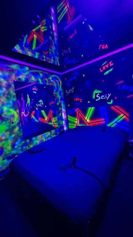 Love Room Fluo Expérience, love room à Belfort