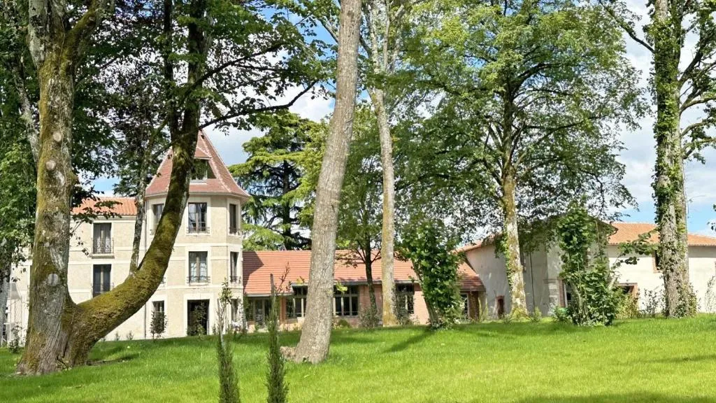 Manoir des Perrières à Rochechouart, photo 7