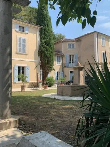 Château Sainte Barbe, château à Loriol-du-Comtat