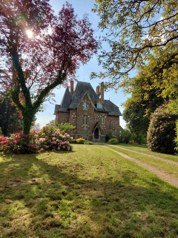 Manoir des Rochers, château à Bouère