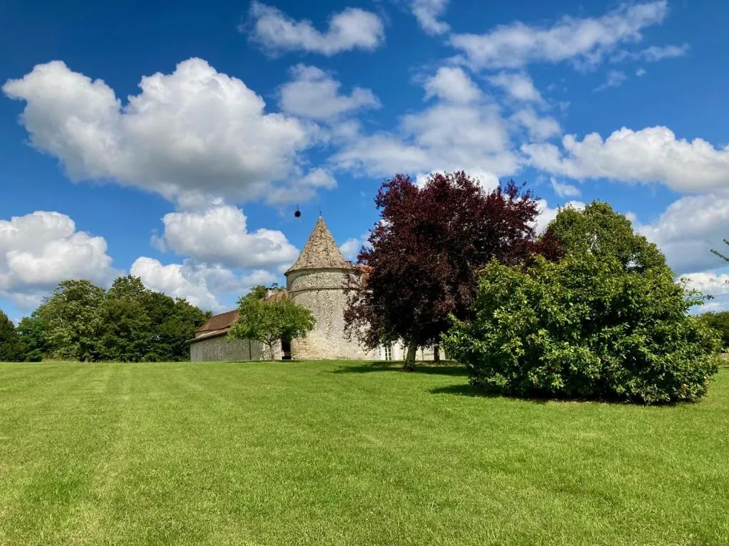Château de Gandillac, château à Saint-Martial-Viveyrol