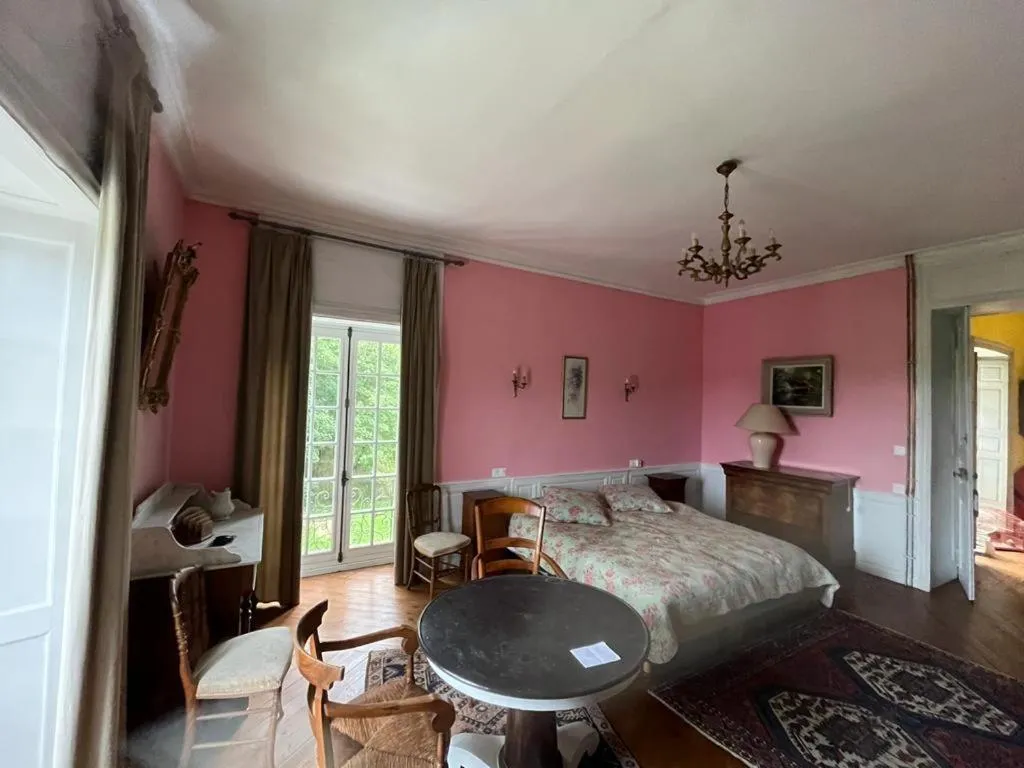 Château de Grandval à Neuville-au-Plain, photo 2